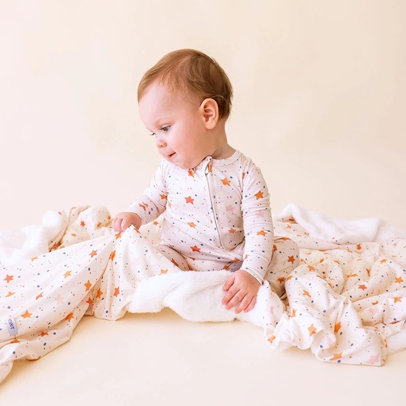 ❌ 🆕 Posh Peanut Jetson Beige Stars Plush Patoo Bamboo Blanket - Picture 6 of 9